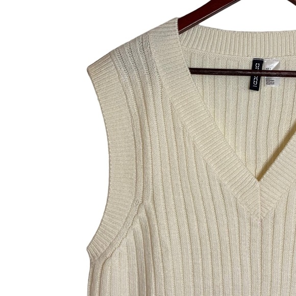Divided H&M Cream Sweater Vest Ribbed V Neck Split Hem Acrylic Small Oversized - Picture 6 of 15